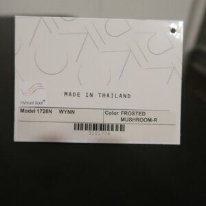 Noriko Wynn wig in Frosted Mushroom - R